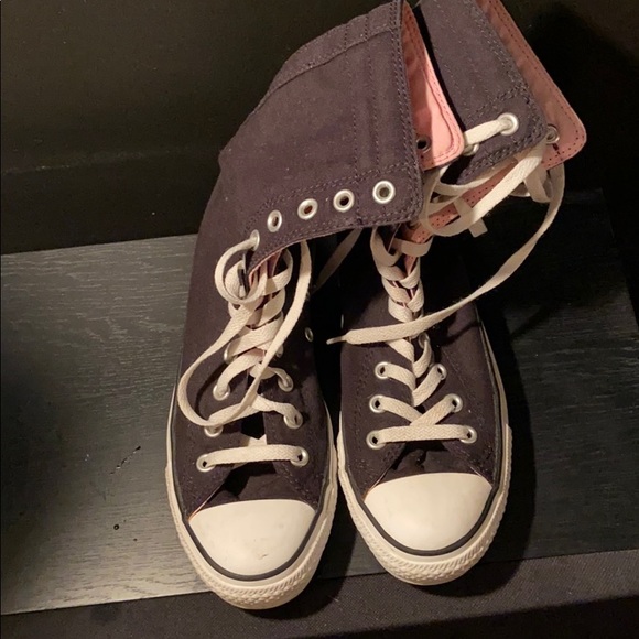 Converses - Picture 2 of 3